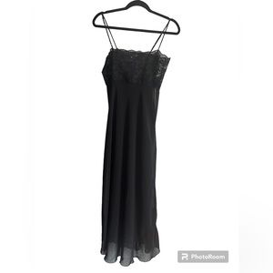Victoria’s Secret vintage slip dress // Black